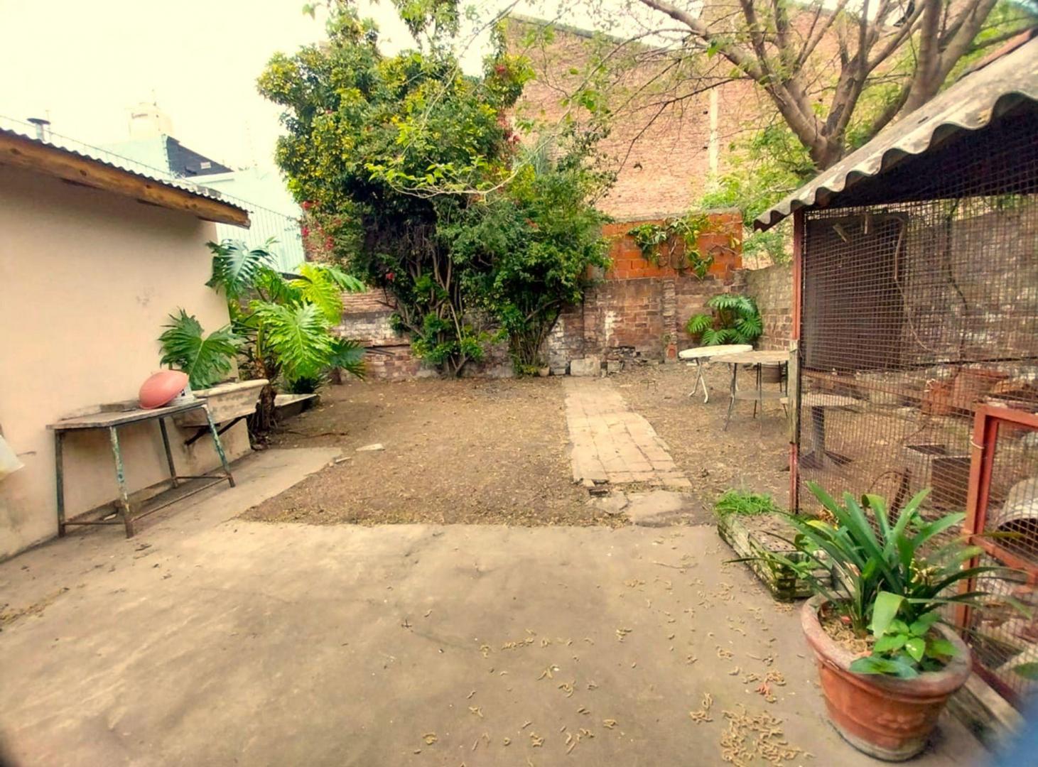 Foto de VENTA CASA 3 AMB CON PATIO 50.000 + CUOTAS, BERNAL, imagen 4
