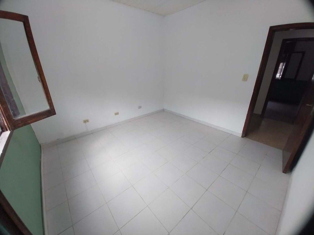 Foto de VENTA CASA 3 AMBIENTES CON PATIO - QUILMES OESTE, imagen 4