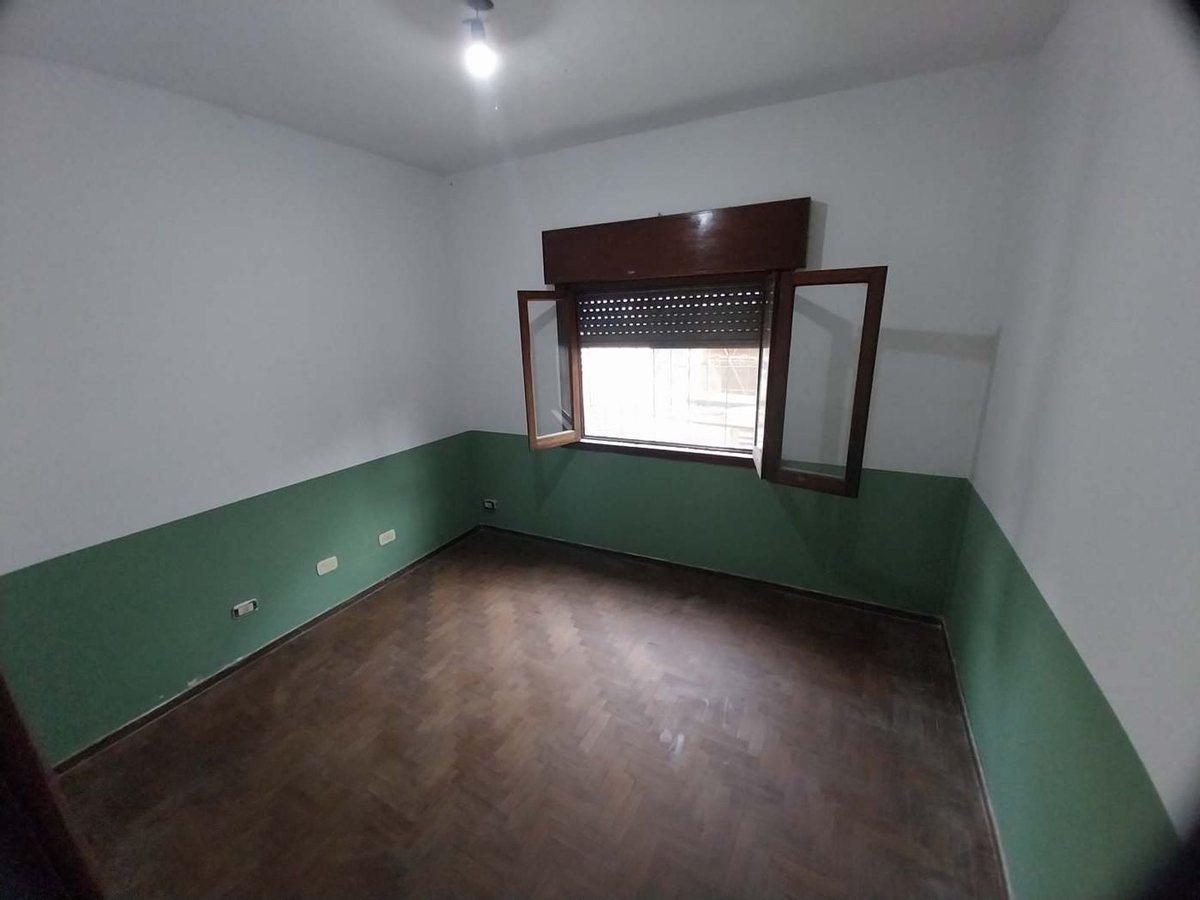 Foto de VENTA CASA 3 AMBIENTES CON PATIO - QUILMES OESTE, imagen 3