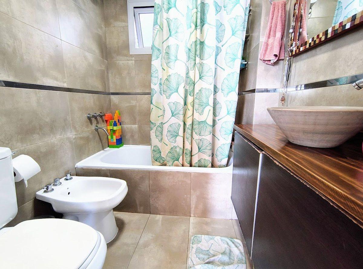 Foto de VENTA DEPARTAMENTO 3 AMBIENTES WILDE CENTRO BALCON, imagen 2
