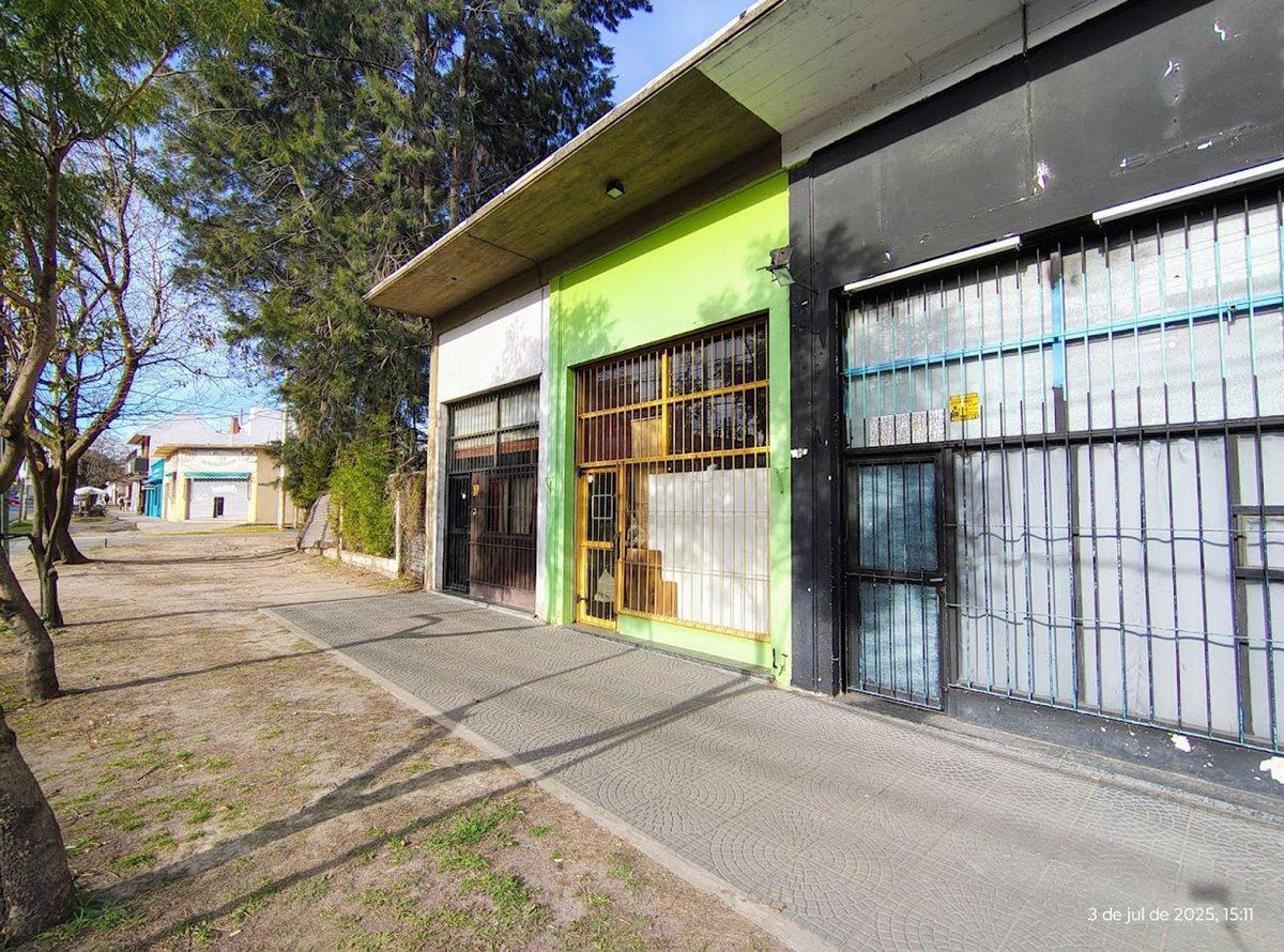 Foto de VENTA EN CONJUNTO LOTE LOCALES DEPOSITO QUILMES, imagen 4