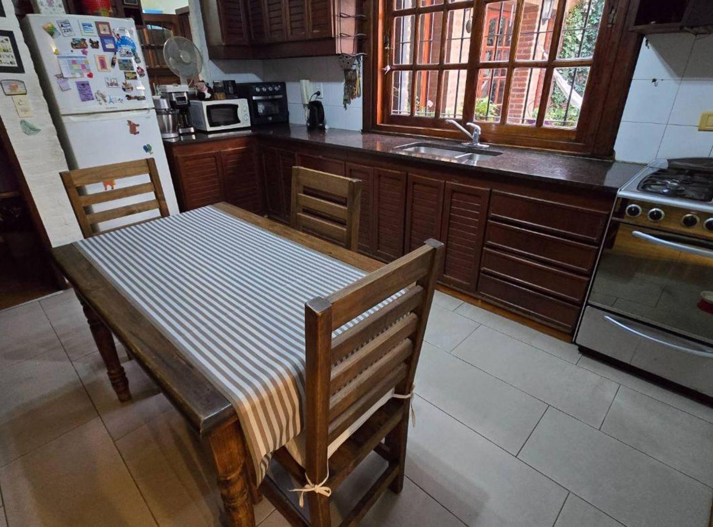 Foto de CASA 6 AMB CON PATIO, QUINCHO Y GARAGE AVELLANEDA, imagen 1