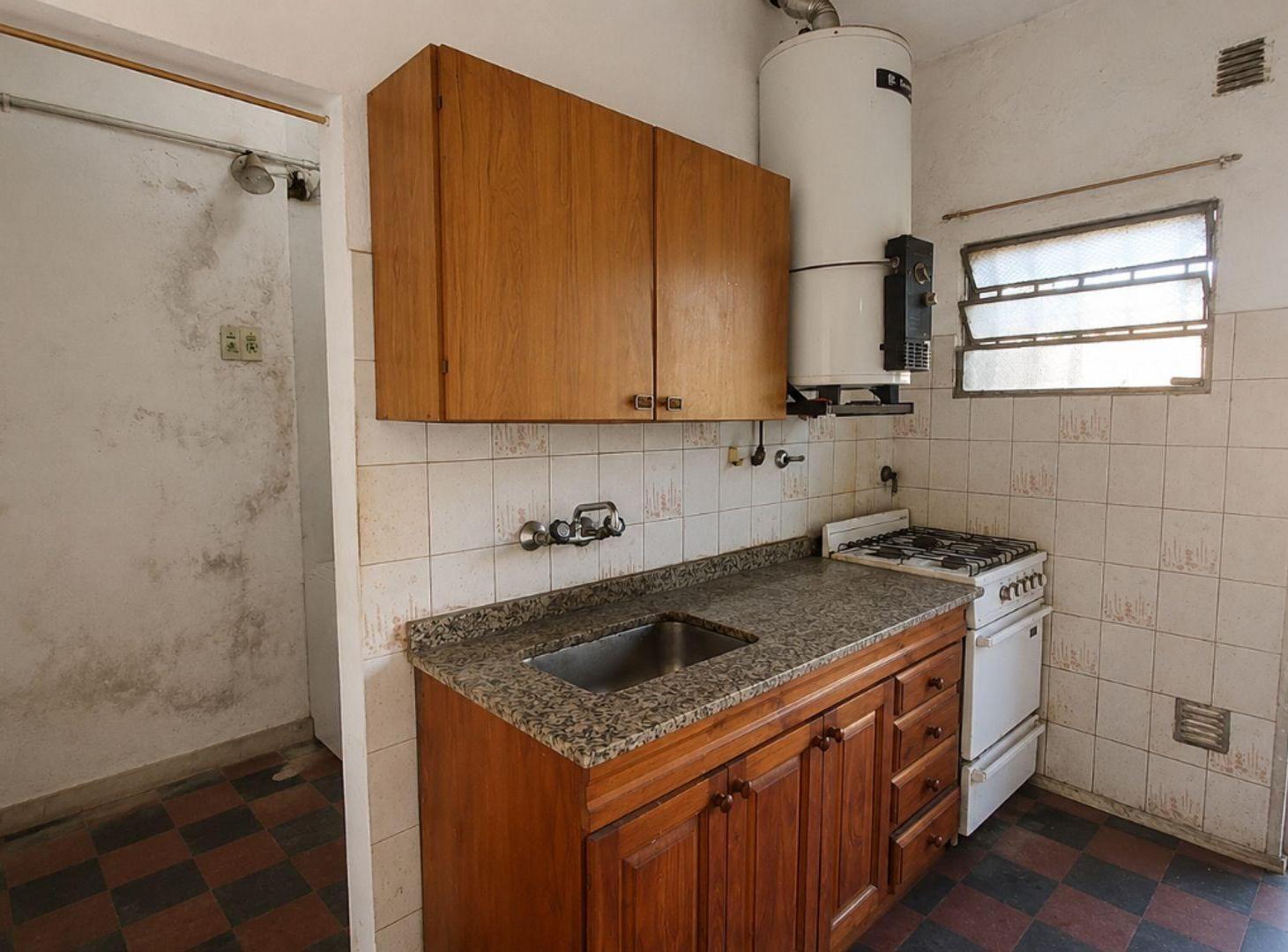 Foto de Casa en Venta 2 ambientes Quilmes oeste a reciclar, imagen 5