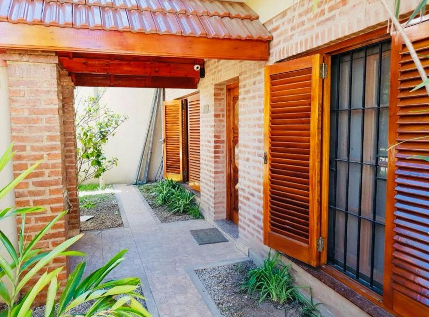 Foto de Casa 2 Plantas 4 Amb C/ Pileta Climatiz EZPELETA, imagen 4