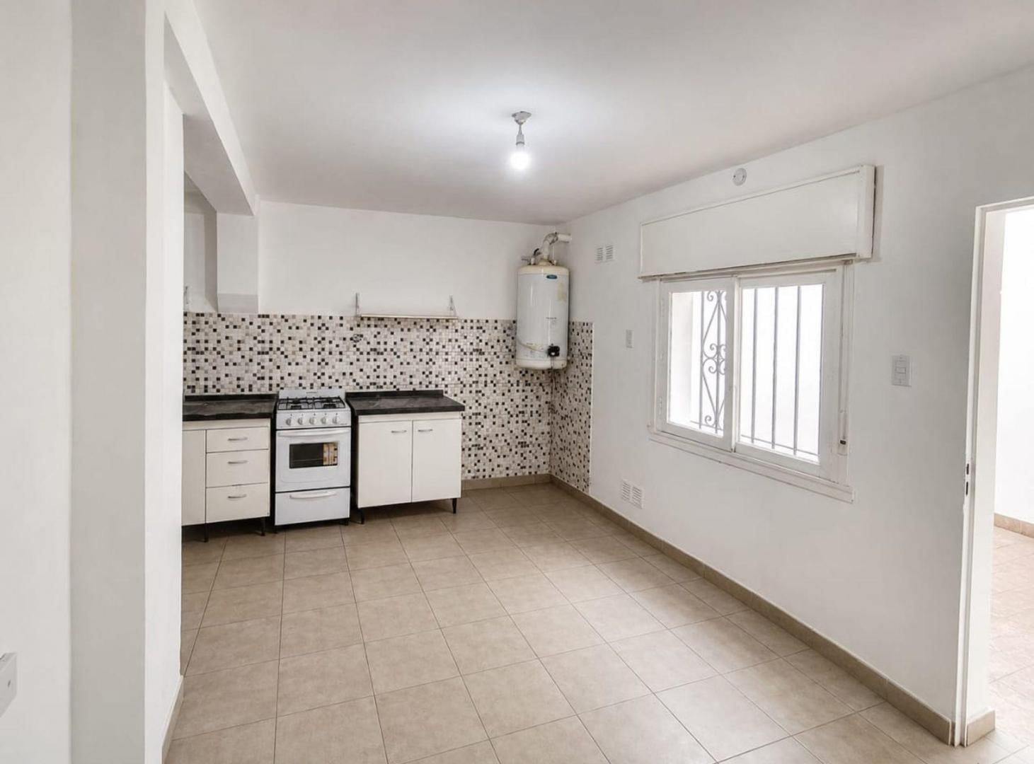 Foto de VENTA PH 3 AMB. CON COCHERA REMEDIOS ESCALADA, imagen 5