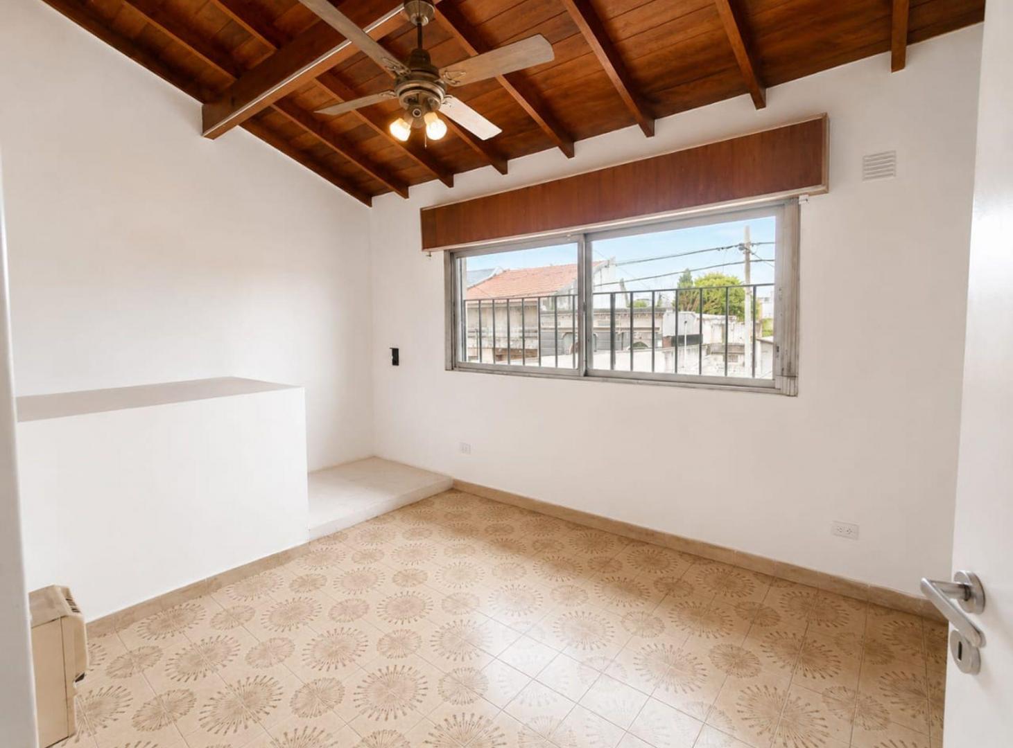 Foto de VENTA PH 2 AMB PRIMER PISO POR ESCALERA APTO CRED., imagen 5