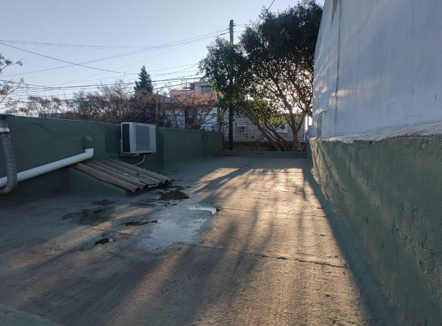 Foto de VENTA PH 4 AMB COCHERA PATIO REMEDIOS DE ESCALADA, imagen 5