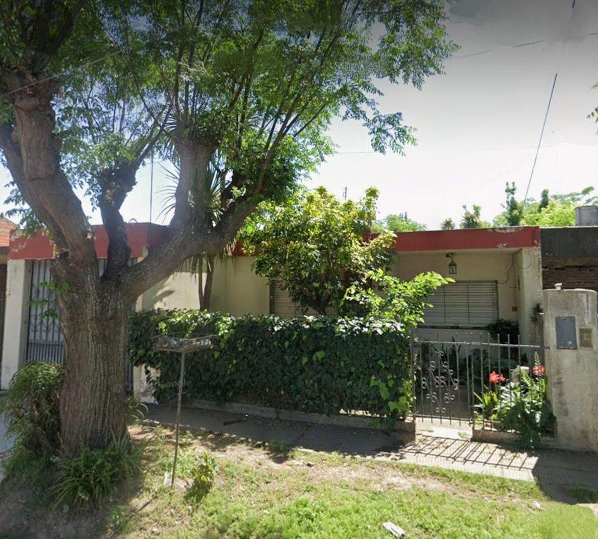 Foto de Venta casa 5 ambientes y garaje en Bosques, imagen 1
