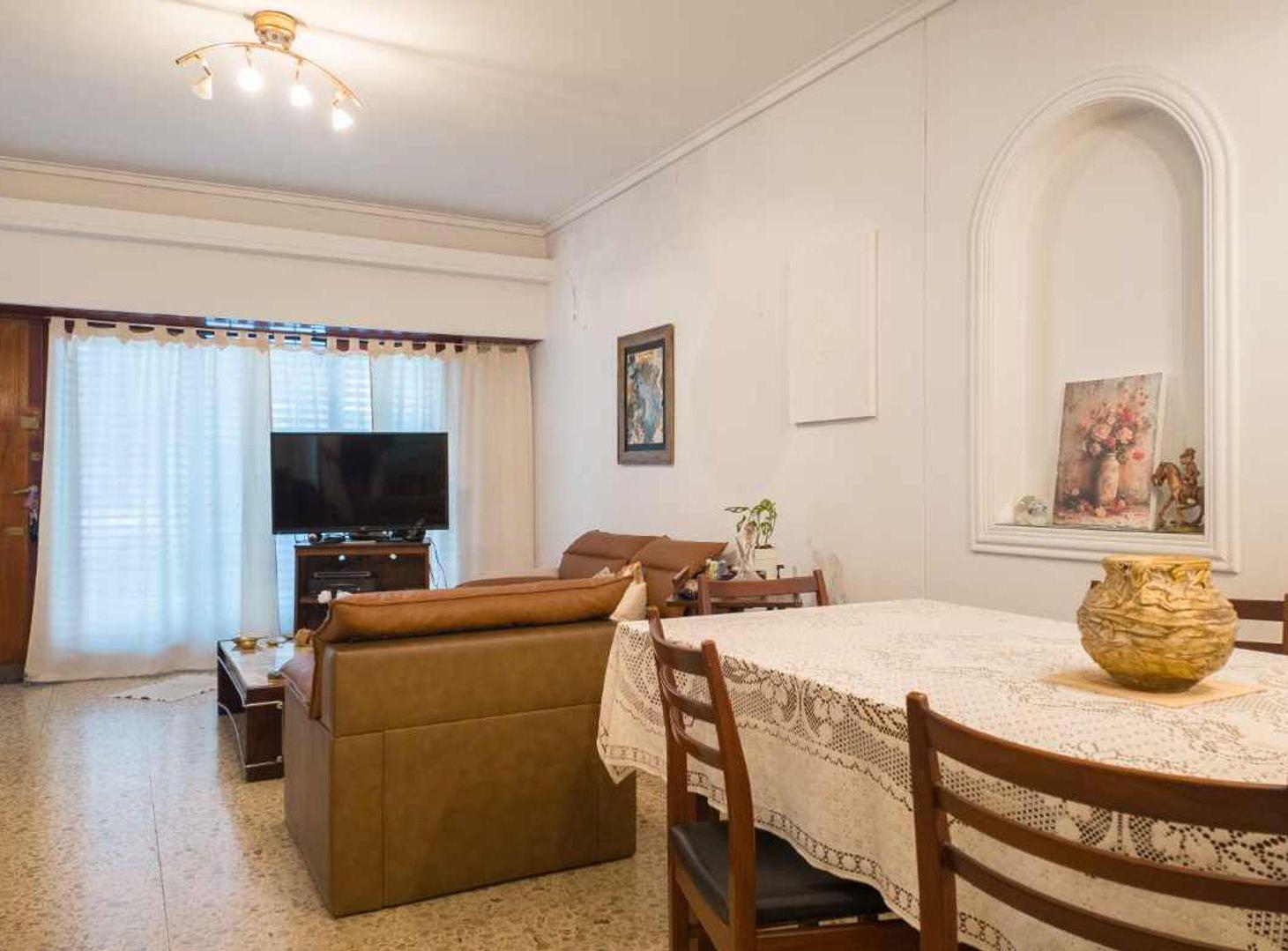 Foto de VENTA CASA 3 AMB PATIO COCHERA BERAZATEGUI, imagen 4