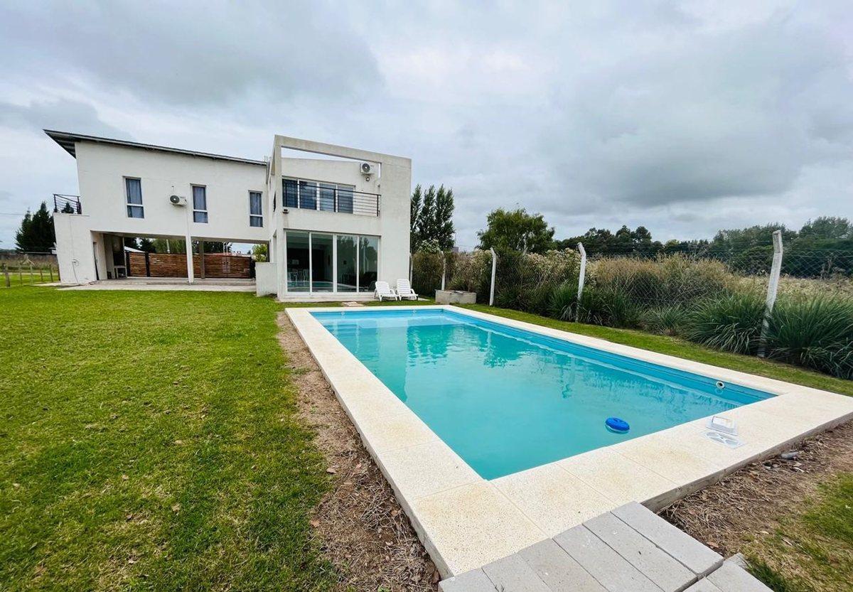 Foto de VENTA CASA QUINTA CHASCOMUS CON CABAÑAS Y PISCINA, imagen 4