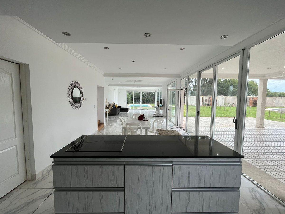 Foto de VENTA CASA QUINTA CHASCOMUS CON CABAÑAS Y PISCINA, imagen 3