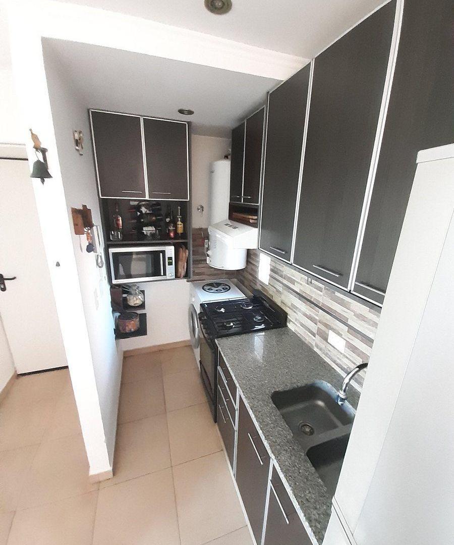 Foto de VENTA DEPTO 3 AMBIENTES - FCIO VARELA - C/COCHERA, imagen 1