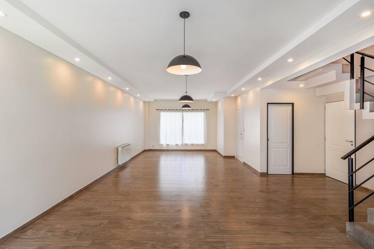 Foto de VENTA CASA 5 AMBIENTES EN RANELAGH C/COCHERA, imagen 1