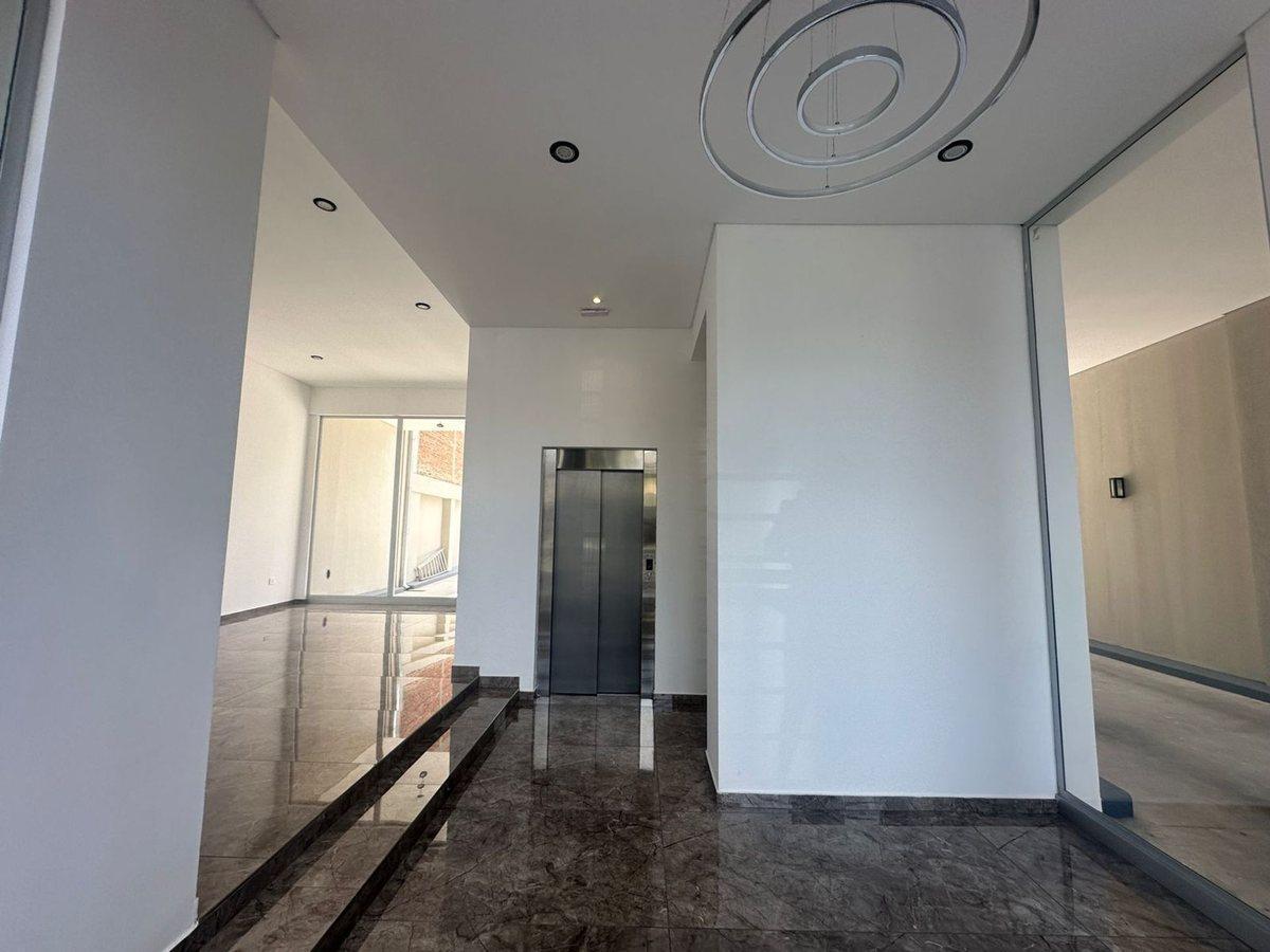 Foto de VENTA DEPTO 3 AMBIENTES CON COCHERA BERNAL CENTRO, imagen 1
