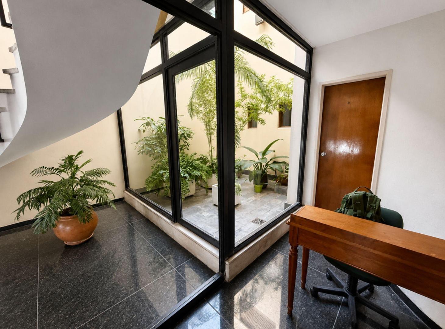 Foto de VENTA PISO CATEGORIA 190.m COCHERA QUILMES CENTRO, imagen 1