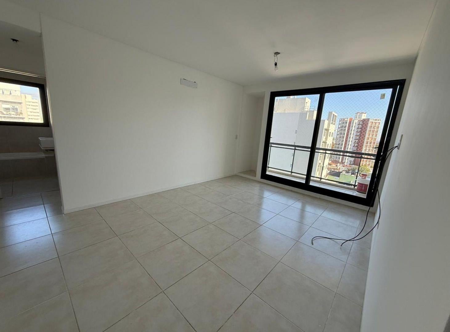 Foto de VENTA DEPTO 3 AMBIENTES BERNAL CENTRO, imagen 3