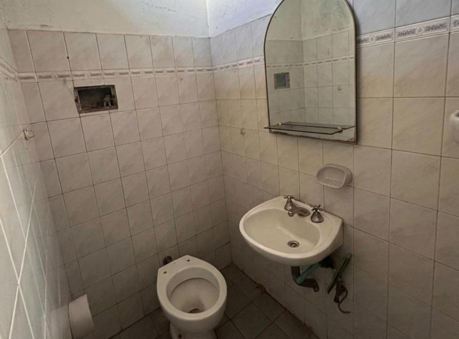 Foto de VENTA LOCAL QUILMES O. Lamadrid y Arist. del Valle, imagen 3