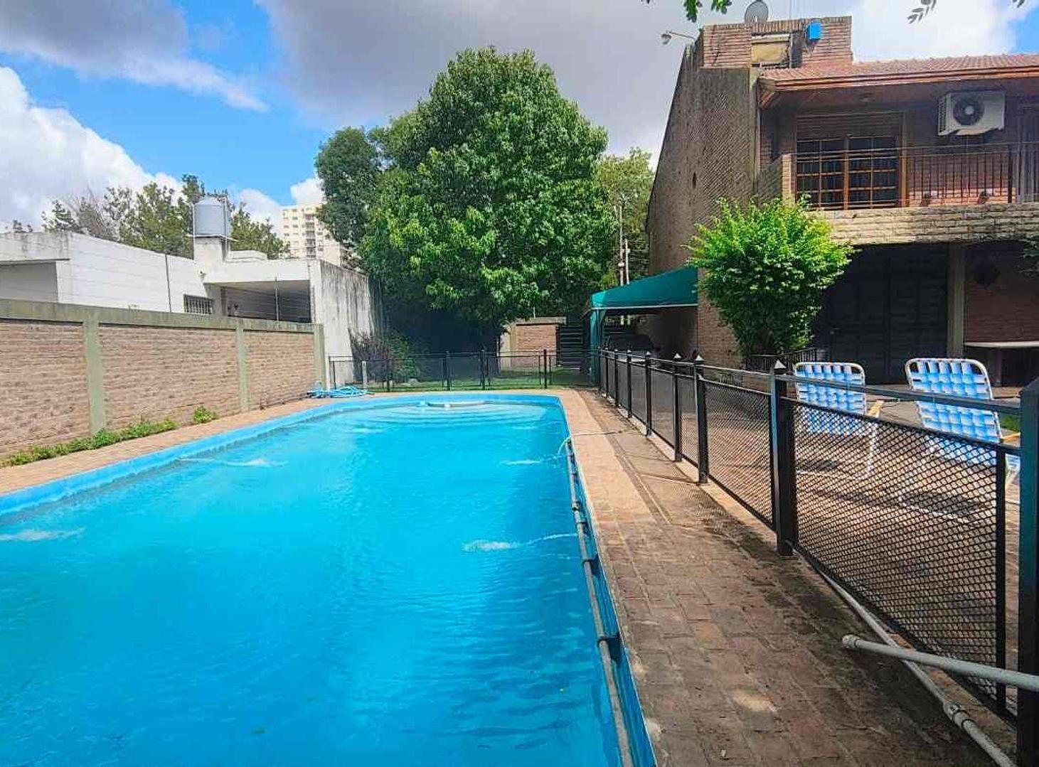 Foto de VENTA CASA 5 AMB CON PISICINA, QUINCHO, COCHERA, imagen 1
