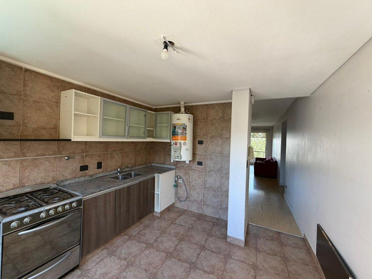 Foto de VENTA DEPTO 3 AMB. CON COCHERA Y BAULERA EN BERNAL, imagen 5