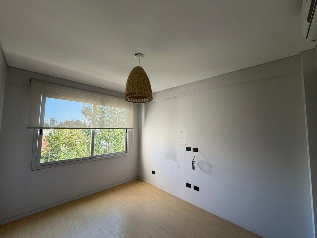 Foto de VENTA DEPTO 3 AMB. CON COCHERA Y BAULERA EN BERNAL, imagen 3