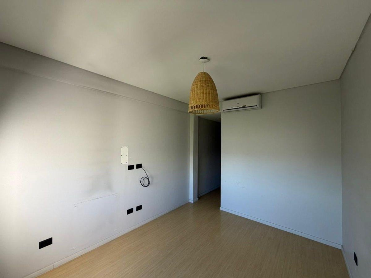Foto de VENTA DEPTO 3 AMB. CON COCHERA Y BAULERA EN BERNAL, imagen 4