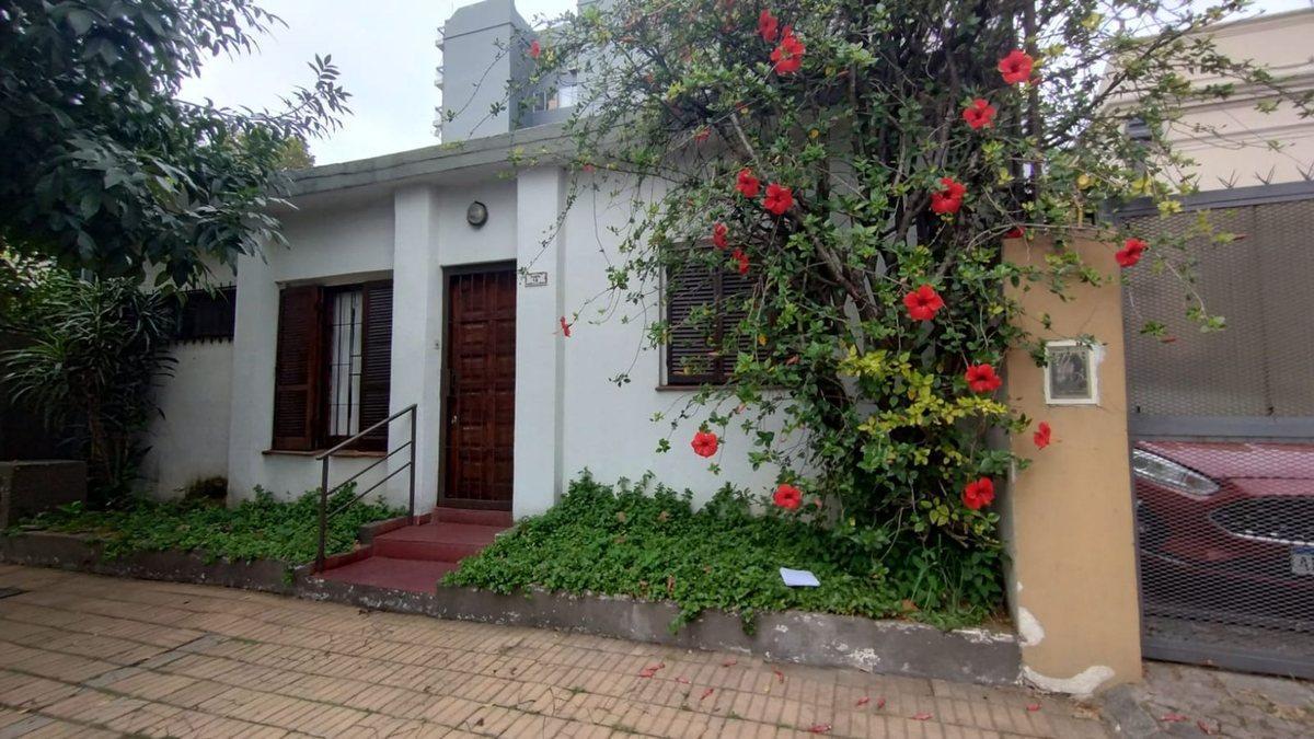 Foto de Venta casa 3 ambientes con jardín en Bernal, imagen 3