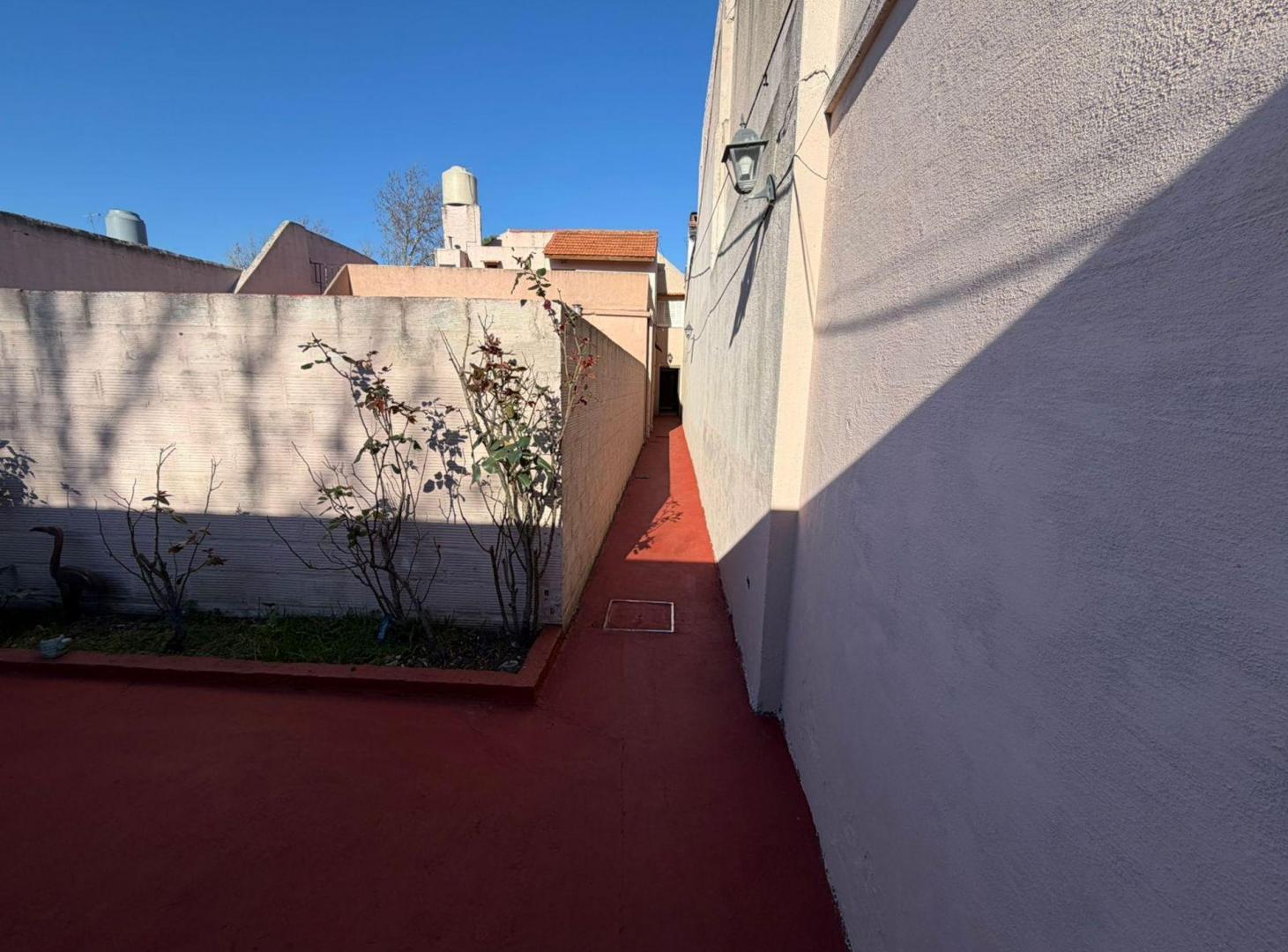 Foto de ALQUILER PH DE 2 AMB CON COCHERA EN BERNAL, imagen 1