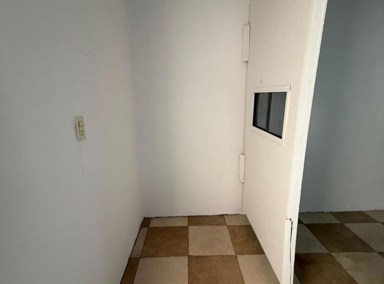 Foto de ALQUILER PH DE 2 AMB CON COCHERA EN BERNAL, imagen 5