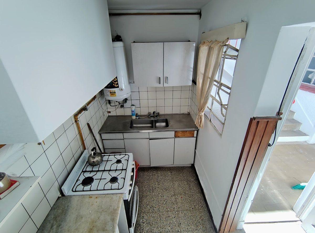 Foto de VENTA CASAS 4 AMB. QUILMES 2 PLANTAS GARAGE PARQUE, imagen 2