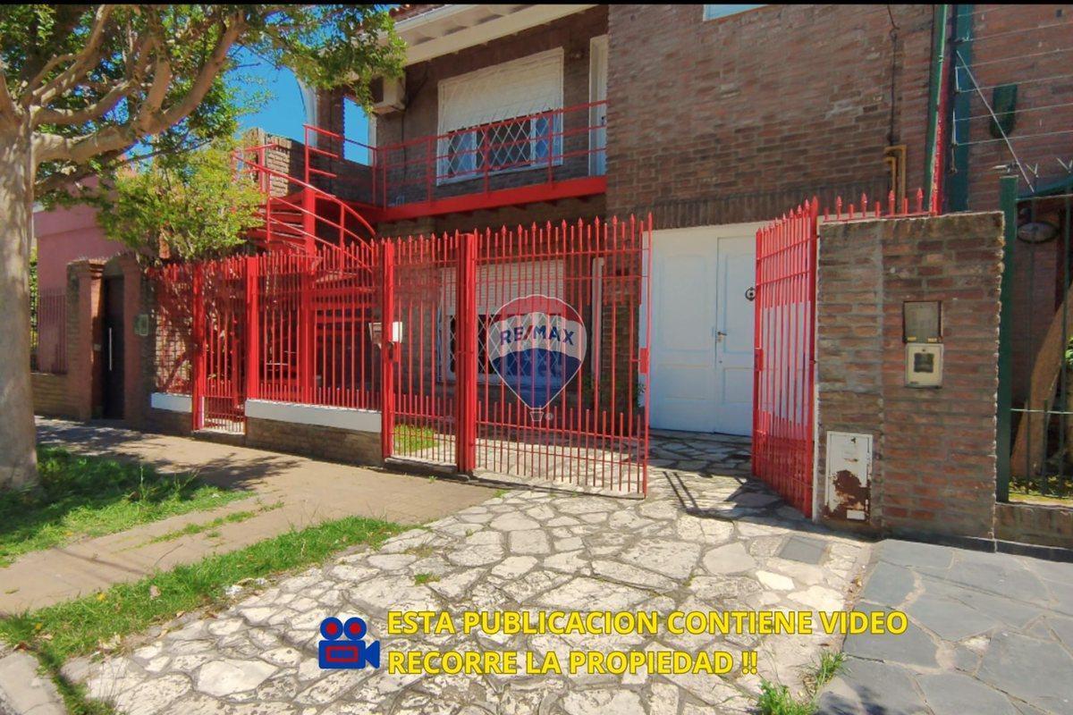Foto de VENTA CASAS 4 AMB. QUILMES 2 PLANTAS GARAGE PARQUE, imagen 4