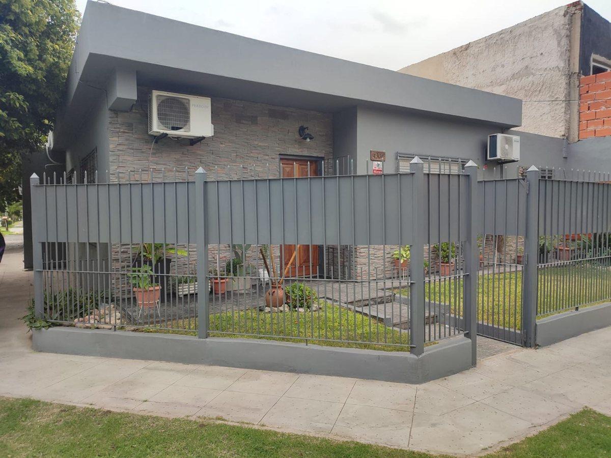 Foto de VENTA/PERMUTA CASA EN BERAZATEGUI, imagen 1