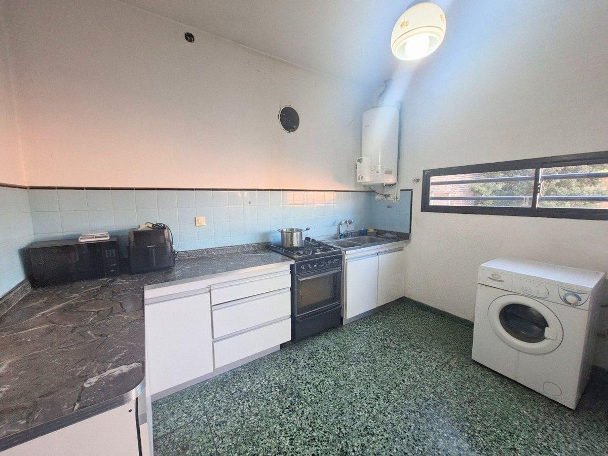 Foto de VENTA CASA 3 AMB CON PATIO Y LOCAL, BERAZATEGUI, imagen 3