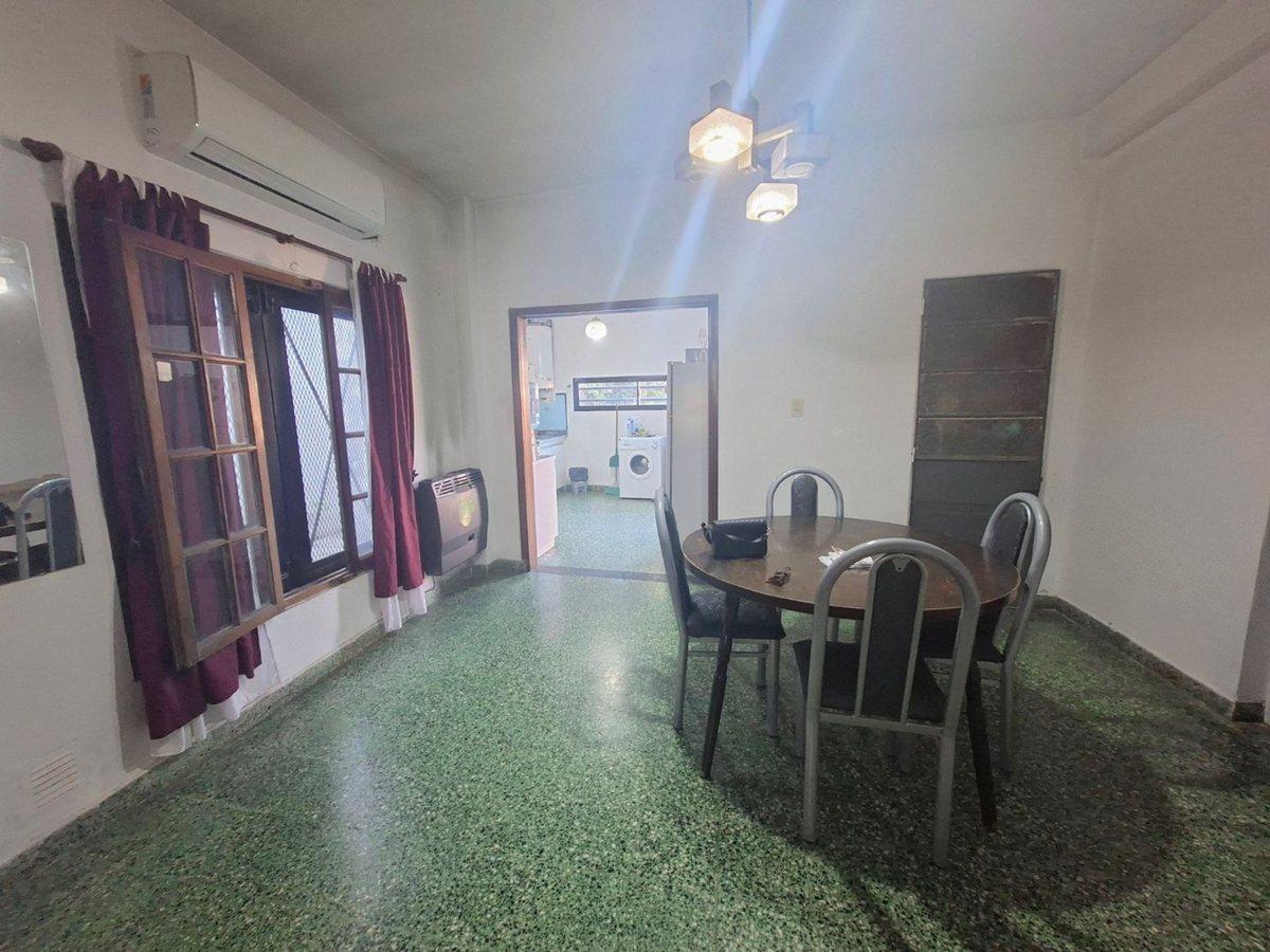 Foto de VENTA CASA 3 AMB CON PATIO Y LOCAL, BERAZATEGUI, imagen 1