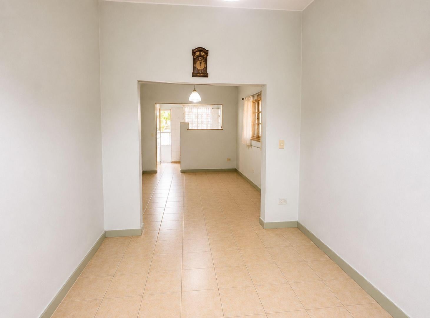 Foto de CASA 2 DORMITORIOS EN VENTA CON PARQUE EN LANUS, imagen 5