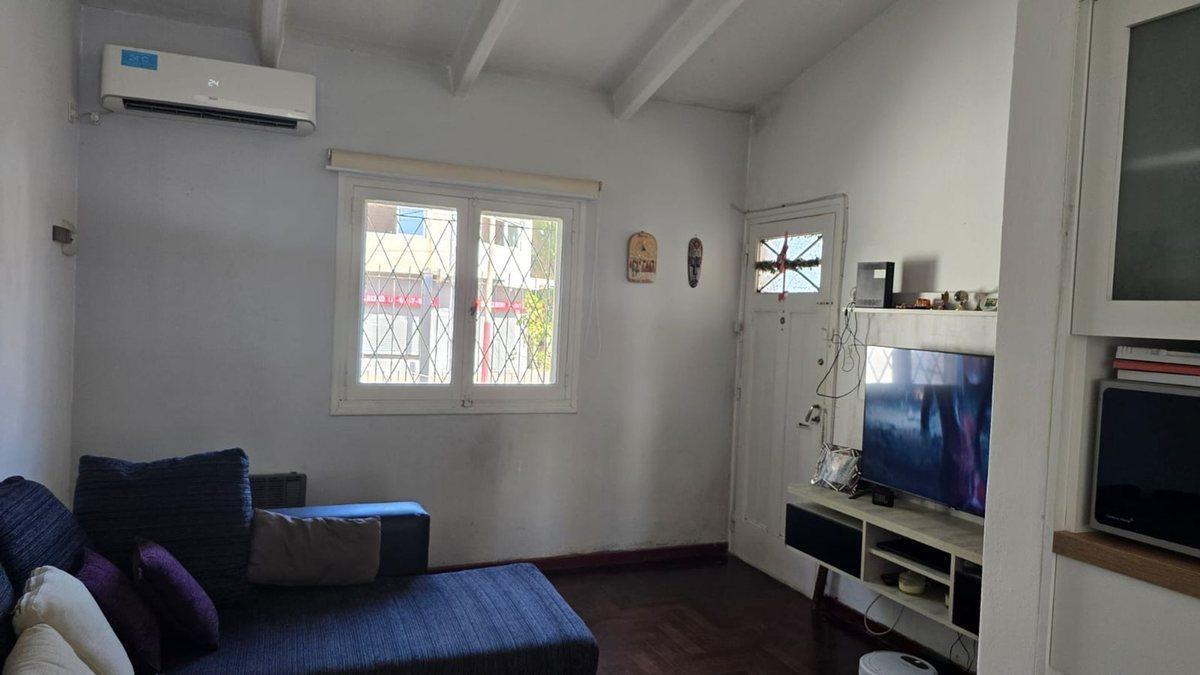 Foto de VENTA CASA 3 AMBIENTES CON COCHERA EN QUILMES, imagen 2