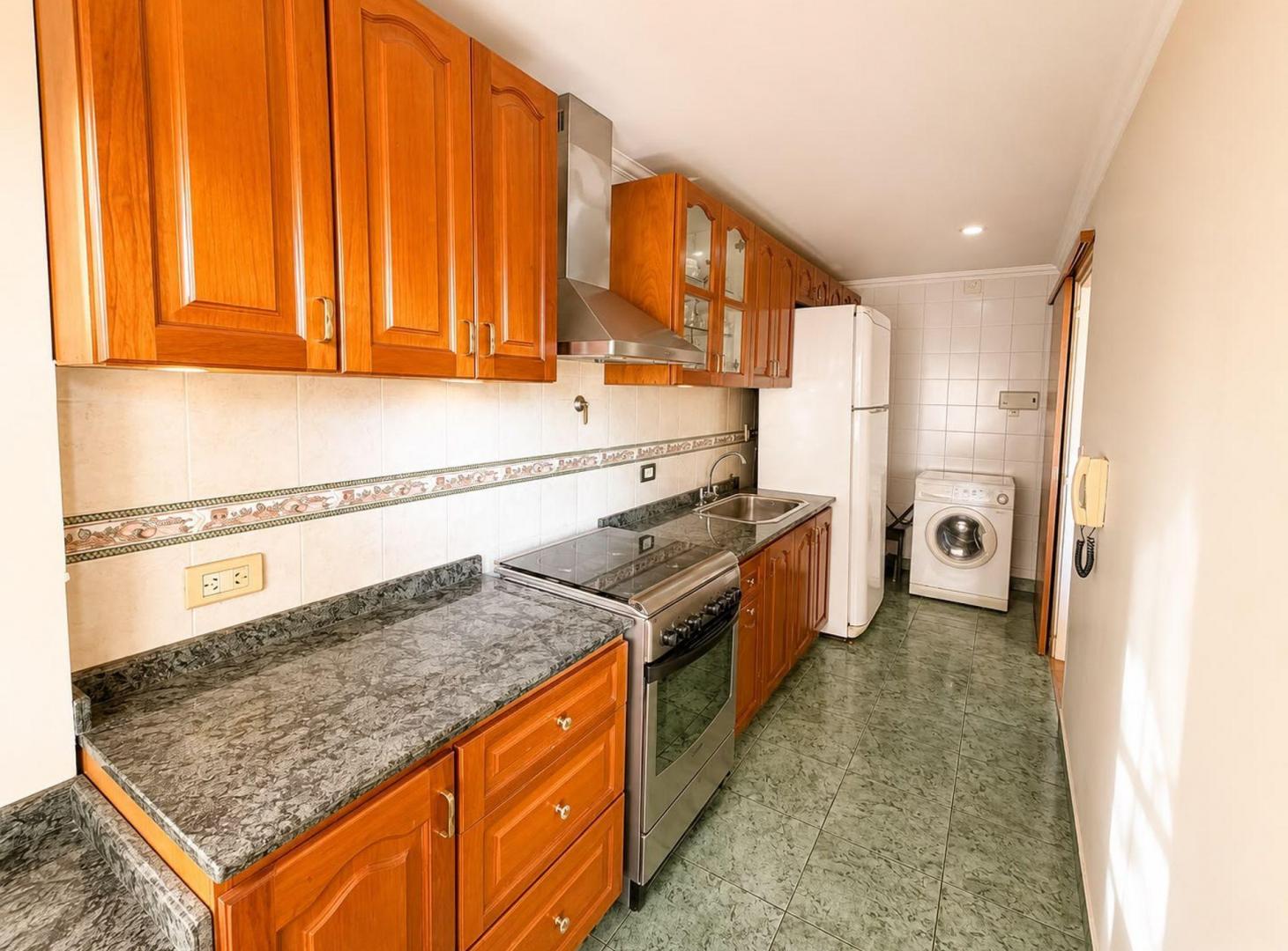 Foto de VENTA DEPTO. 3 AMB.CON COCHERA EN TORRE DE FIERRO, imagen 5