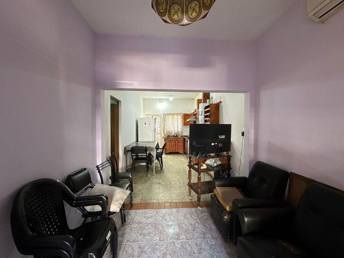 Foto de VENTA CASA 3 AMB. y 2 DEPTOS. 2 AMB. EN EZPELETA, imagen 2