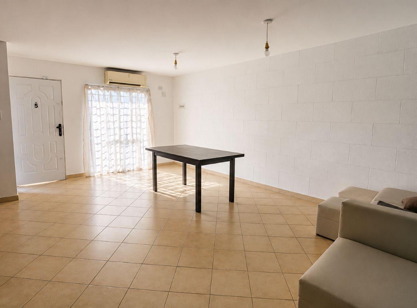 Foto de VENTA DPTO 2 AMB QUILMES C/ COCHERA APTO CREDITO, imagen 3