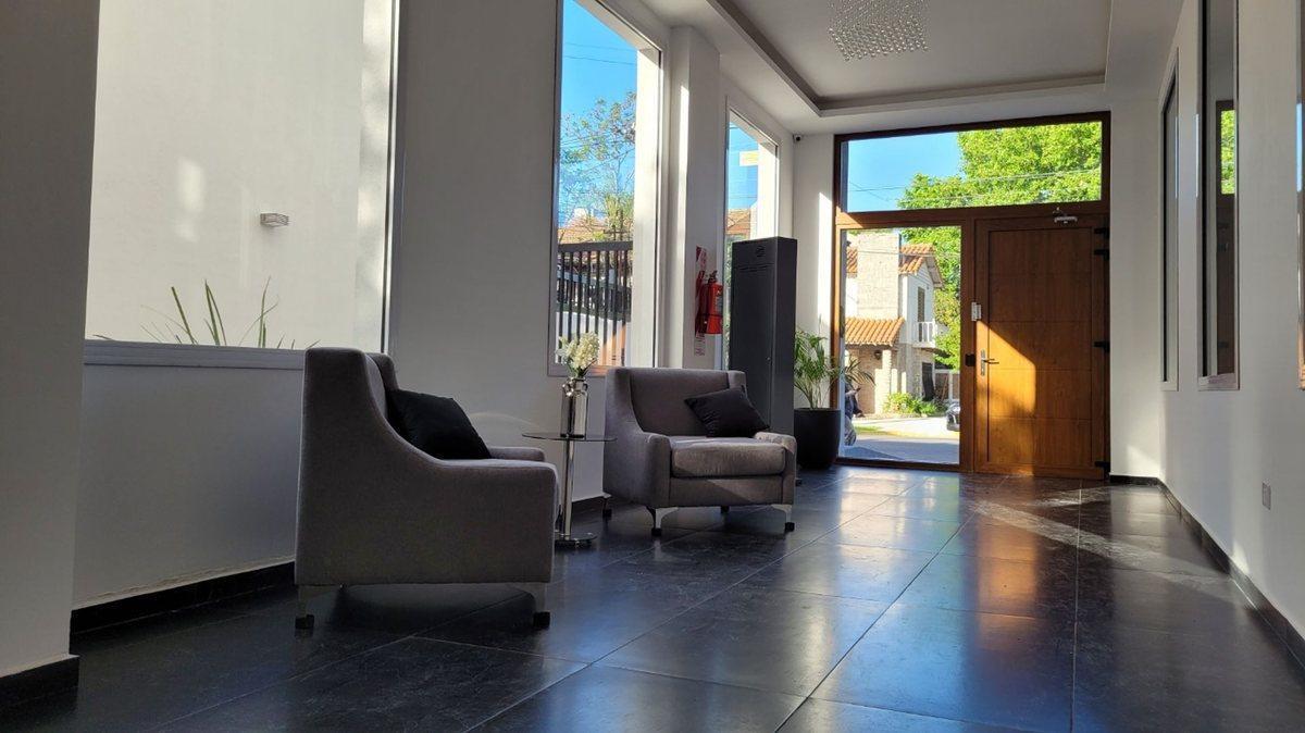 Foto de VENTA COCHERA CUBIERTA. QUILMES, imagen 4