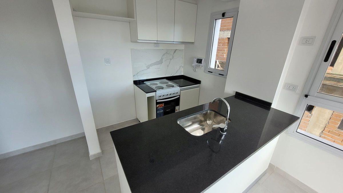 Foto de VENTA DEPTO 2 AMB A ESTRENAR CON COCHERA. QUILMES, imagen 5