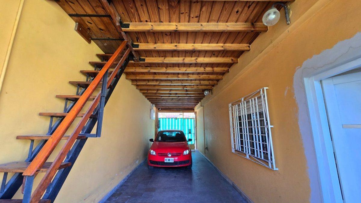 Foto de VENTA CASA 3 AMB CON COCHERA Y JARDIN EZPELETA, imagen 4