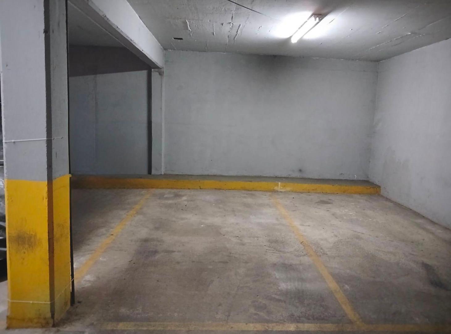Foto de OPORTUNIDAD ALQUILER COCHERA BERNAL CENTRO, imagen 1