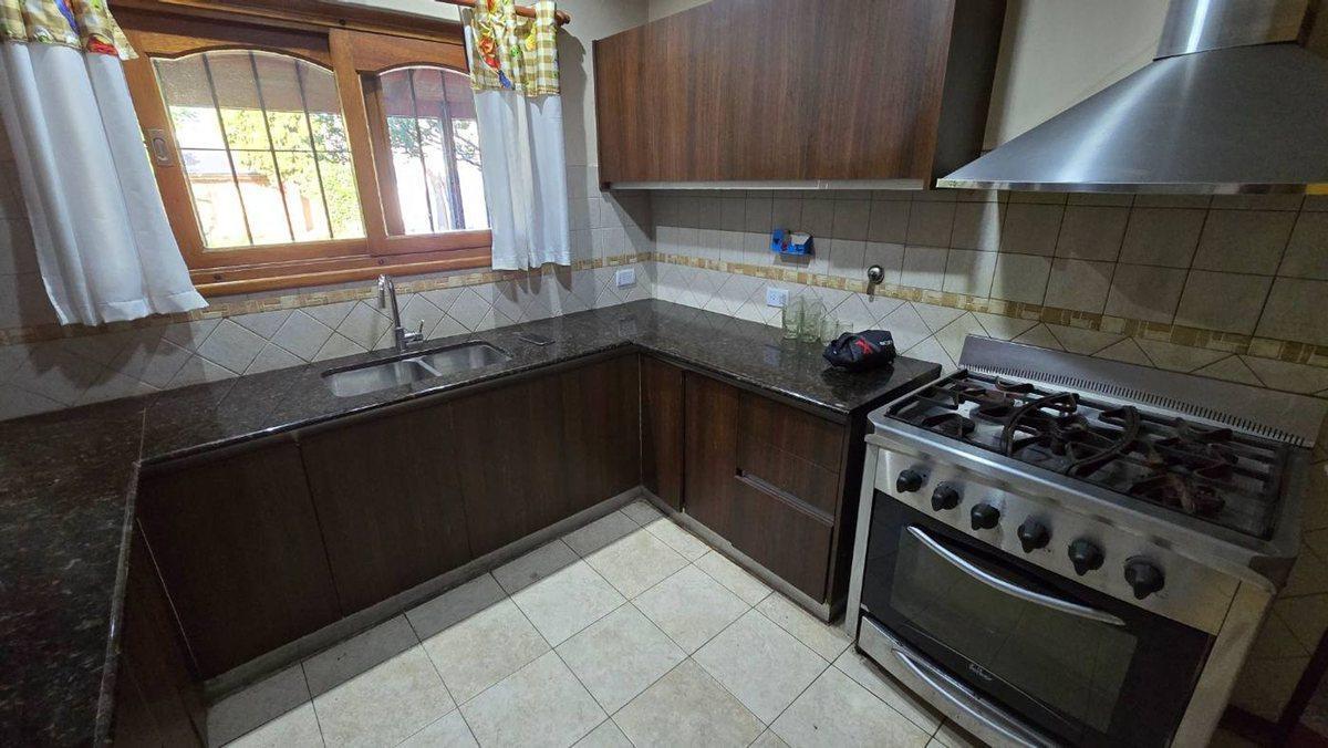 Foto de VENTA CASA 3 AMB. 2 PLANTAS GRAN PARQUE QUILMES, imagen 2