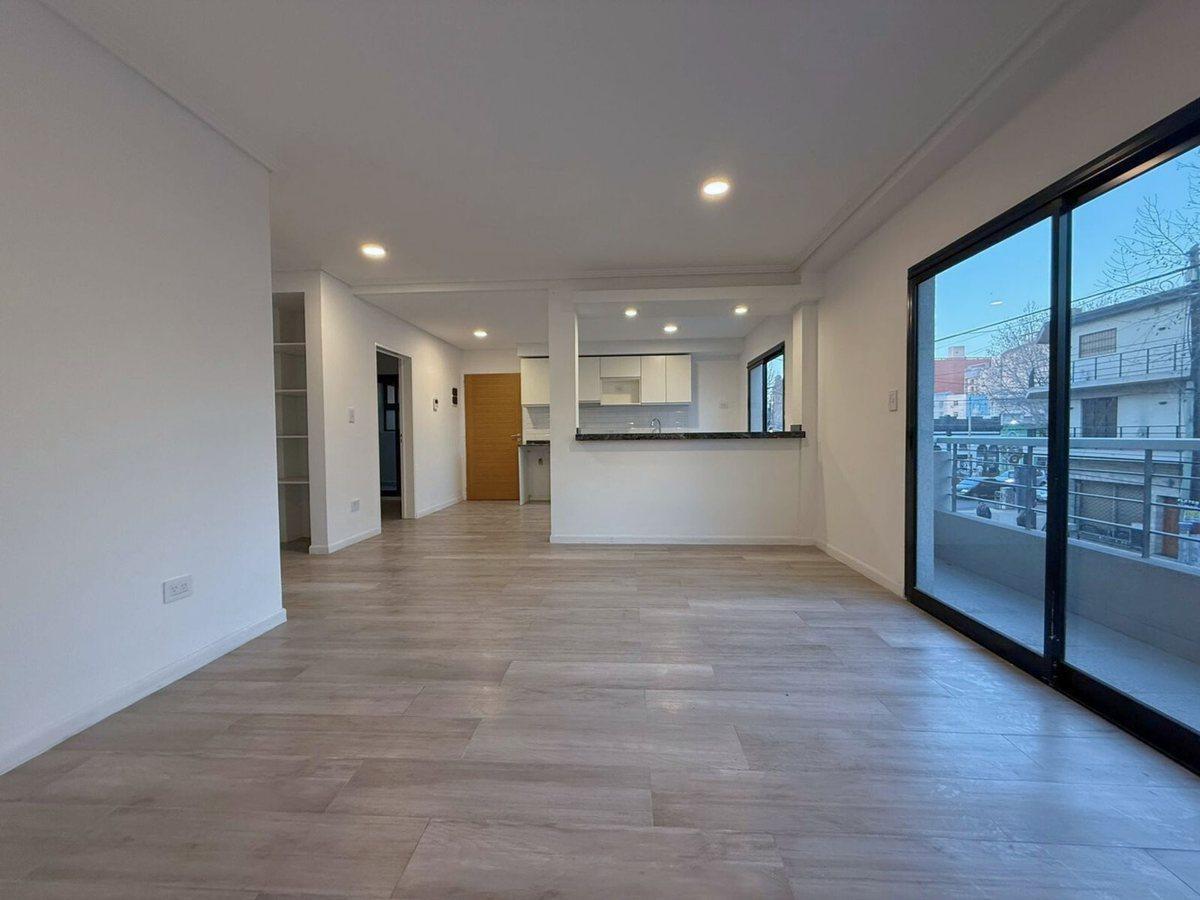 Foto de VENTA DEPARTAMENTO 3 AMBIENTES BERNAL CENTRO, imagen 5