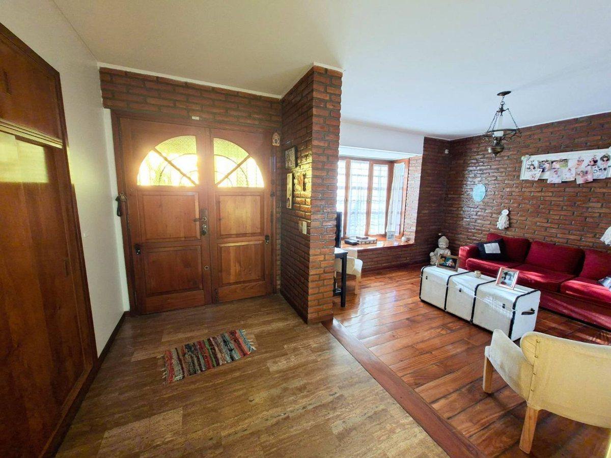 Foto de VENTA CASA 4 AMBIENTES EN DON BOSCO, imagen 1