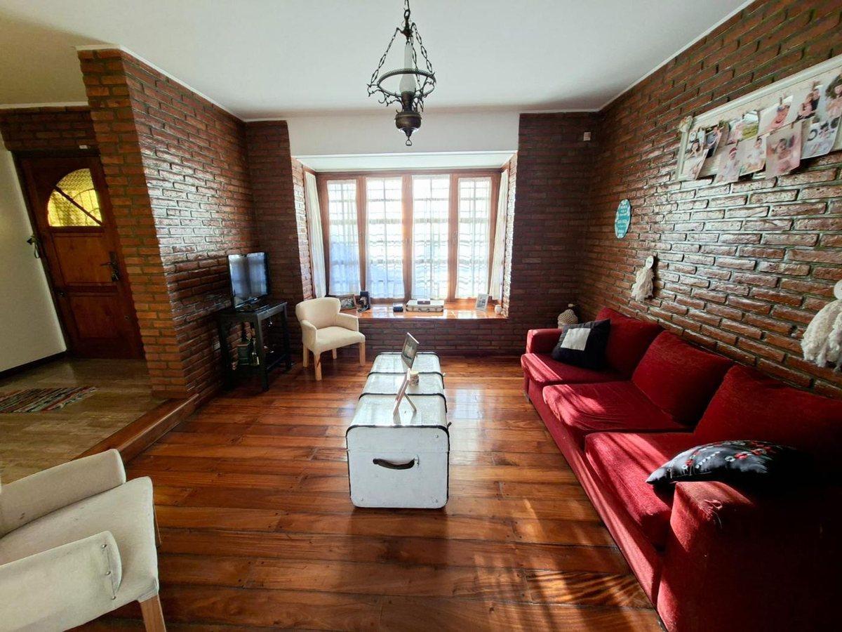 Foto de VENTA CASA 4 AMBIENTES EN DON BOSCO, imagen 2