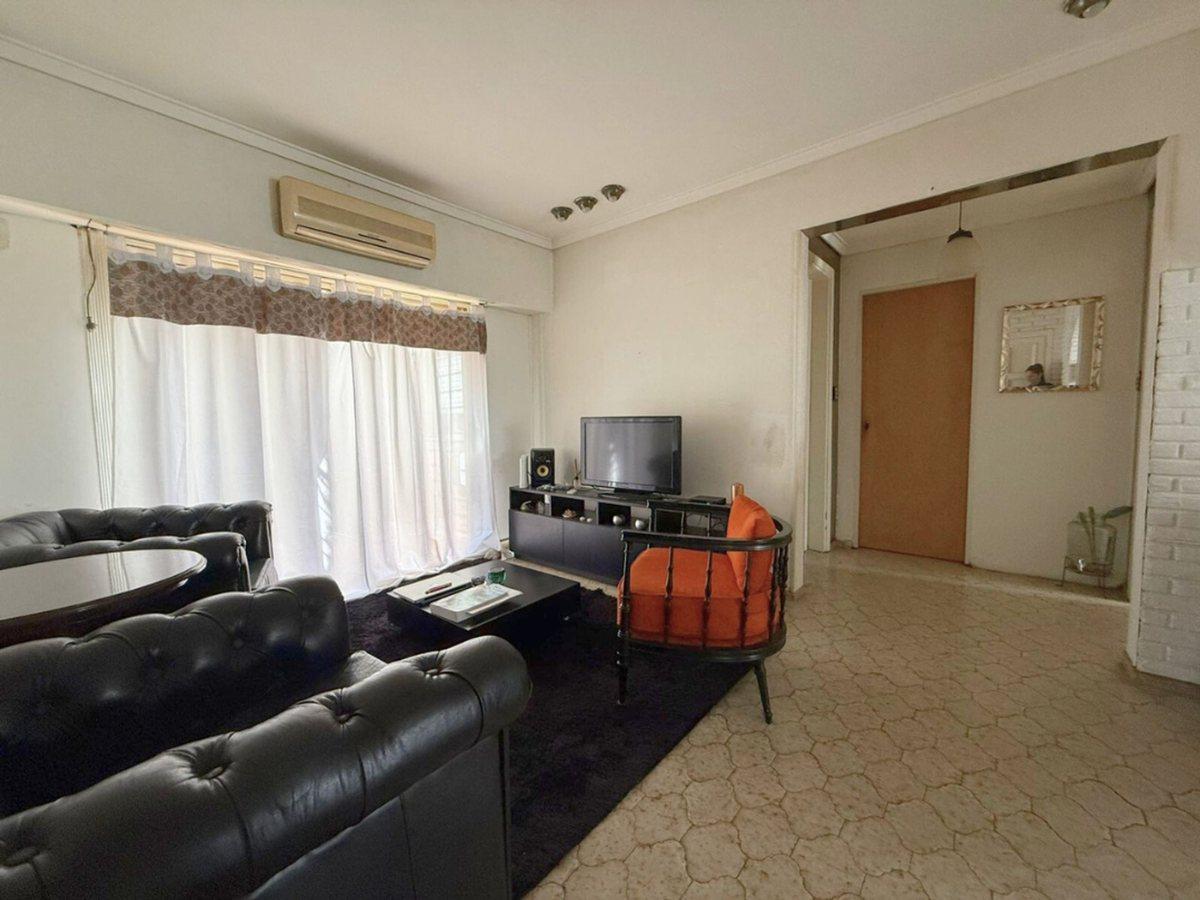 Foto de VENTA PH 3 AMBIENTES CON PATIO, AMPLIO, SARANDÍ, imagen 2