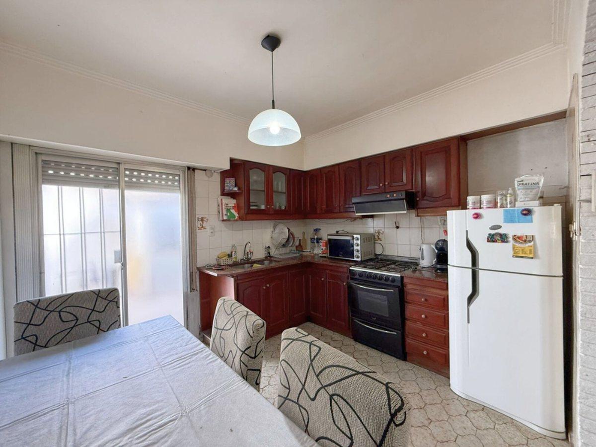 Foto de VENTA PH 3 AMBIENTES CON PATIO, AMPLIO, SARANDÍ, imagen 5