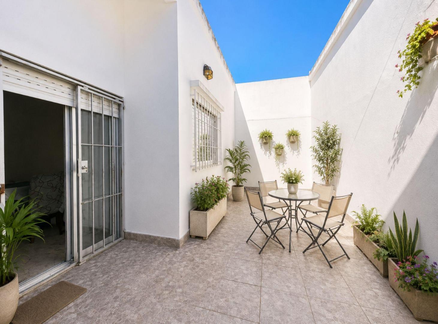 Foto de VENTA PH 3 AMBIENTES CON PATIO, AMPLIO, SARANDÍ, imagen 3