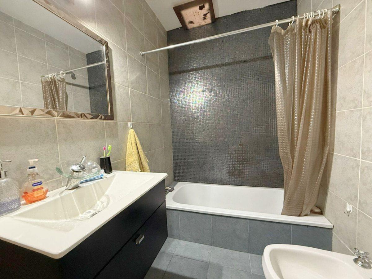 Foto de VENTA PH 3 AMBIENTES CON PATIO, AMPLIO, SARANDÍ, imagen 1